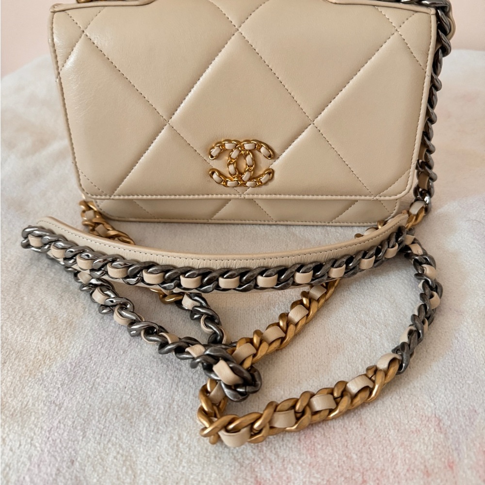 Chanel 19 WOC beige - Picture 7 of 9